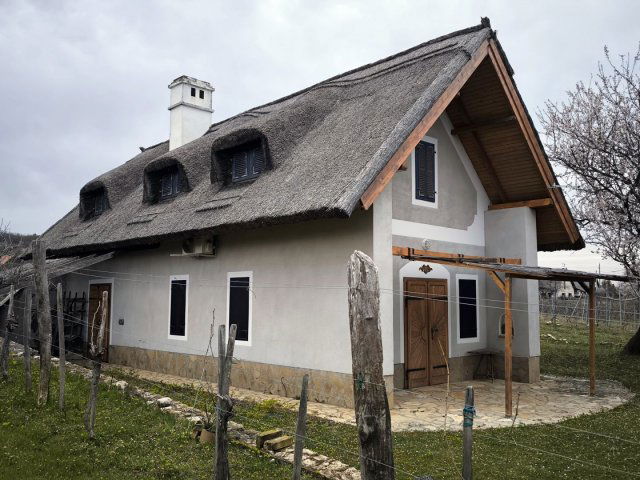 Eladó családi ház, Aszófőn 159.9 M Ft, 4 szobás