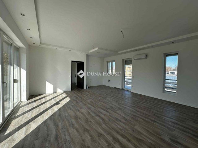 Eladó ikerház, Siófokon 84.75 M Ft, 3 szobás