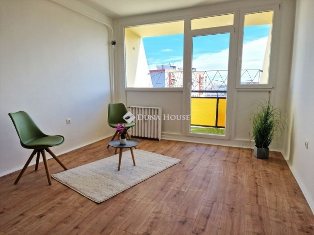 Eladó panellakás, Pécsett 50.9 M Ft, 2 szobás