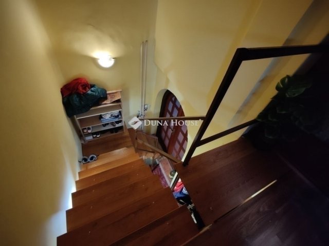 Eladó ikerház, Vecsésen 105 M Ft, 6 szobás