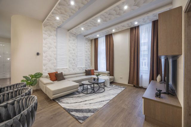 Eladó téglalakás, Budapesten, VI. kerületben, Király utcában