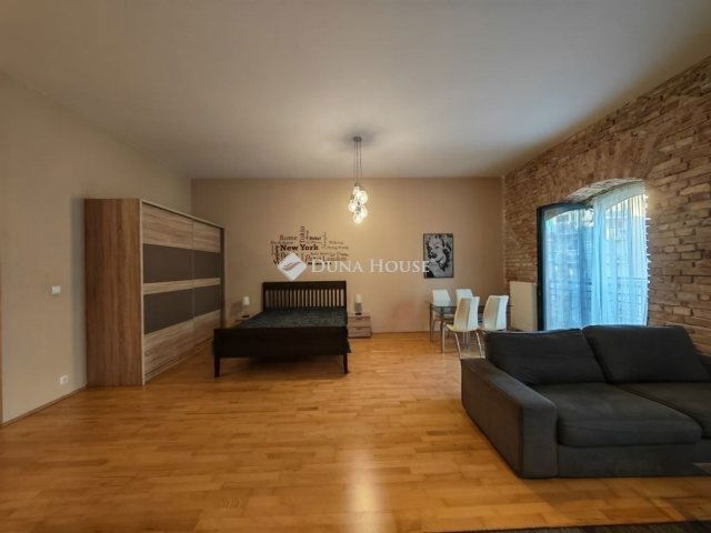 Eladó téglalakás, Budapesten, IX. kerületben 145 M Ft, 1 szobás