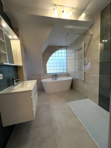 Eladó családi ház, Budapesten, III. kerületben 299 M Ft