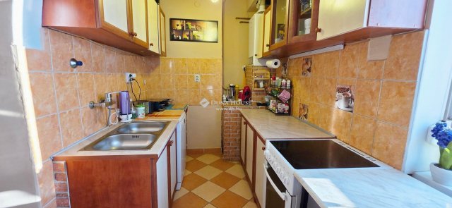 Eladó téglalakás, Szombathelyen 42 M Ft, 2 szobás
