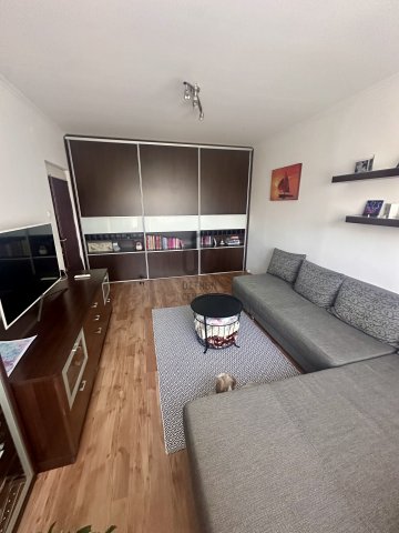 Eladó panellakás, Győrött 61.9 M Ft, 4 szobás