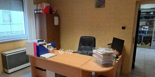 Eladó családi ház, Pécsett 79 M Ft, 3+1 szobás