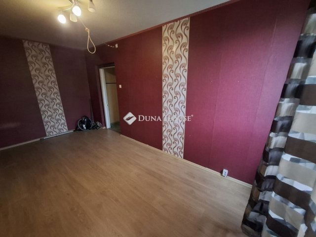 Eladó panellakás, Kiskunfélegyházán 30 M Ft, 2 szobás