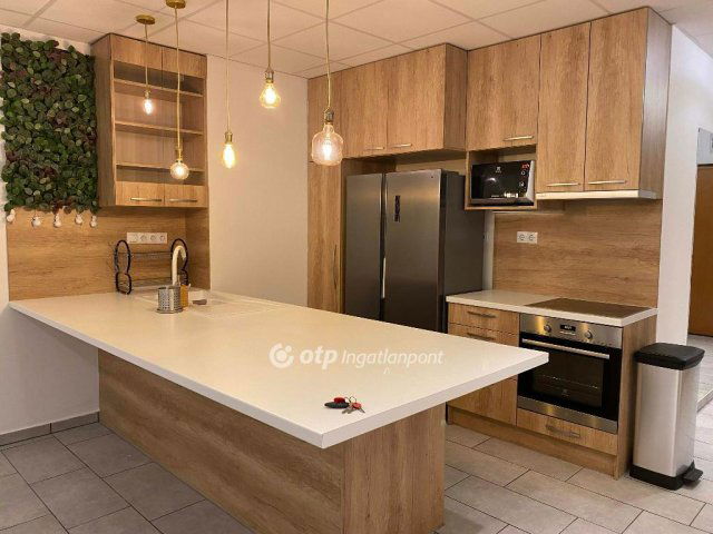 Eladó téglalakás, Budapesten, XI. kerületben 199 M Ft, 4 szobás