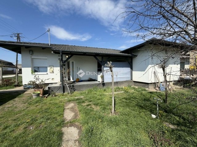 Eladó családi ház, Pilisen 69.9 M Ft, 3 szobás