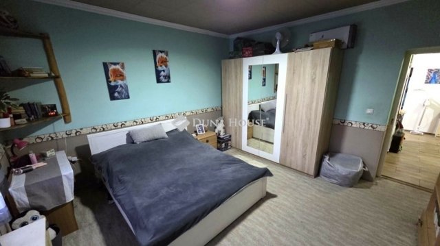 Eladó családi ház, Bugyin 64.9 M Ft, 3 szobás