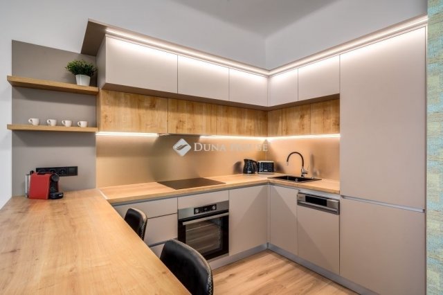 Eladó téglalakás, Budapesten, IX. kerületben 125 M Ft, 3 szobás