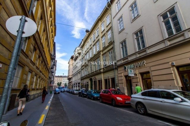 Eladó téglalakás, Budapesten, V. kerületben 120 M Ft, 3 szobás