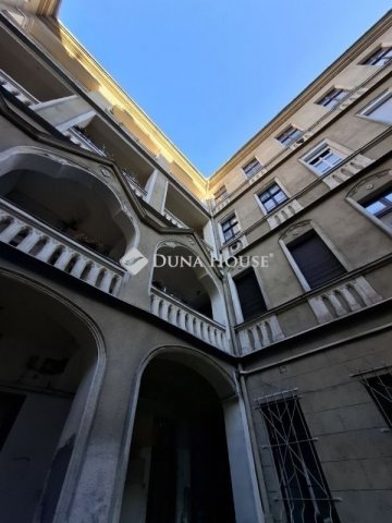 Eladó téglalakás, Budapesten, VII. kerületben 45.9 M Ft