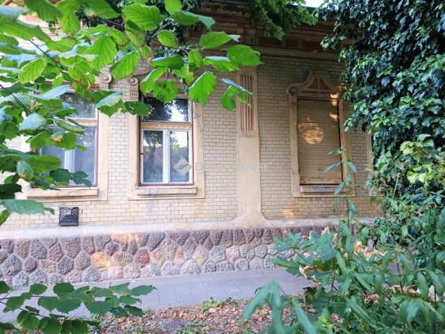 Eladó családi ház, Békésen, Jantyik Mátyás utcában 15.9 M Ft