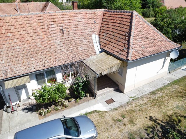 Eladó családi ház, Nagyúton 22.9 M Ft, 3 szobás