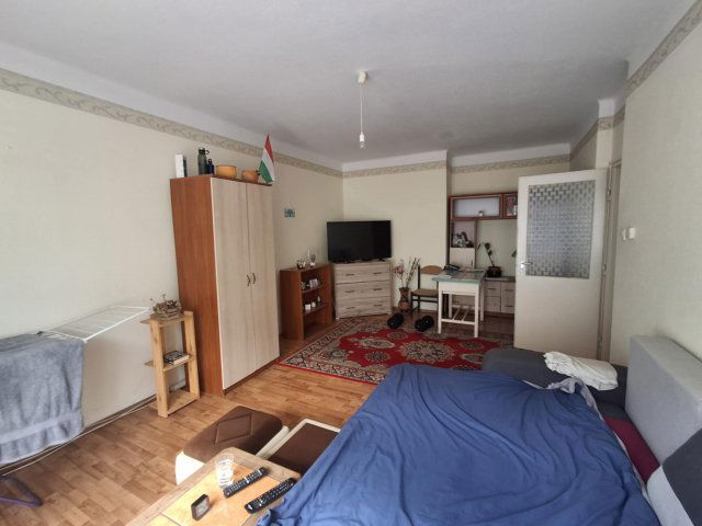Eladó téglalakás, Esztergomban 27.9 M Ft, 1+1 szobás