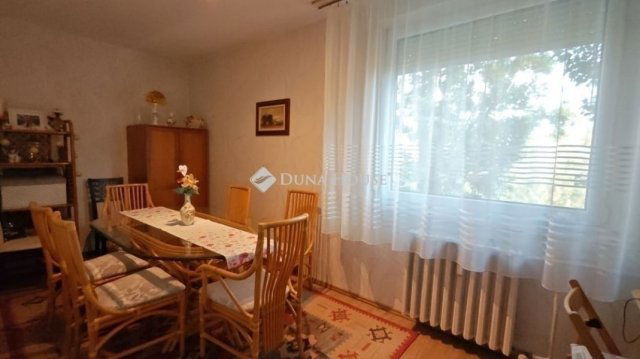 Eladó panellakás, Kecskeméten 44.9 M Ft, 3 szobás