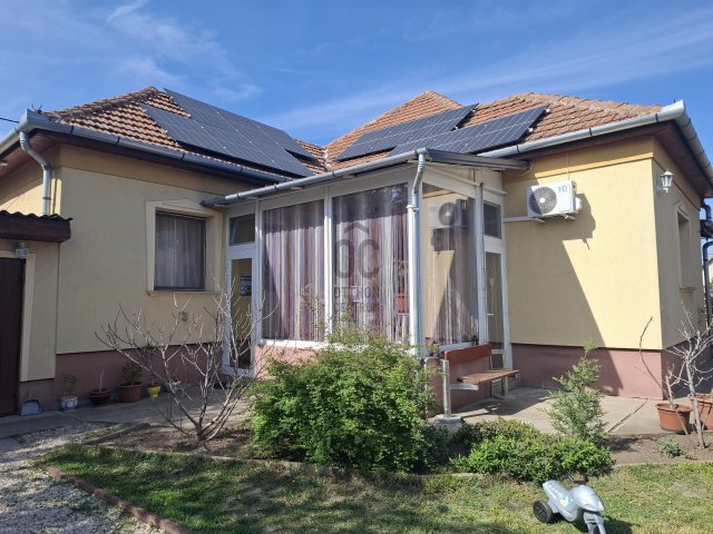 Eladó családi ház, Tápiószentmártonon 51.5 M Ft, 3 szobás