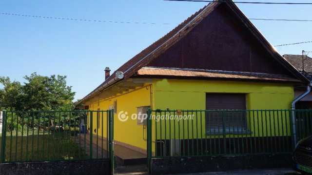 Eladó családi ház, Atkáron 16 M Ft, 2 szobás