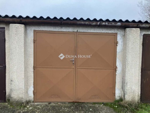 Eladó garázs, Pécsett 7.29 M Ft / költözzbe.hu