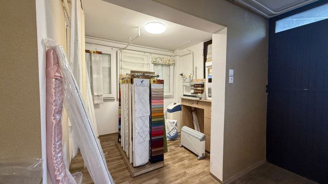 Kiadó üzlethelyiség, Debrecenben 150 E Ft / hó