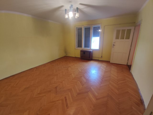 Eladó téglalakás, Debrecenben 49 M Ft, 3 szobás