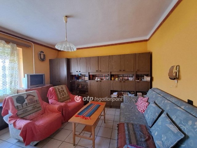 Eladó családi ház, Kunhegyesen 24 M Ft, 2+2 szobás