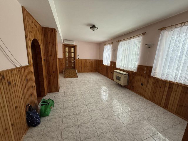 Eladó családi ház, Vácszentlászlón 62 M Ft, 5 szobás