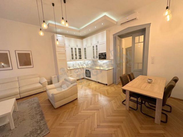 Kiadó téglalakás, albérlet, V. kerületben, Haris közben