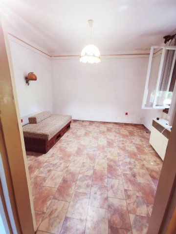 Eladó családi ház, Szatymazon 24.9 M Ft, 1 szobás