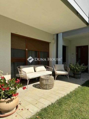 Kiadó téglalakás, albérlet, Pécsett 270 E Ft / hó, 2 szobás