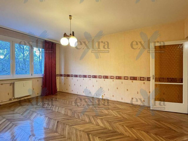 Eladó panellakás, Szegeden 52.9 M Ft, 4 szobás