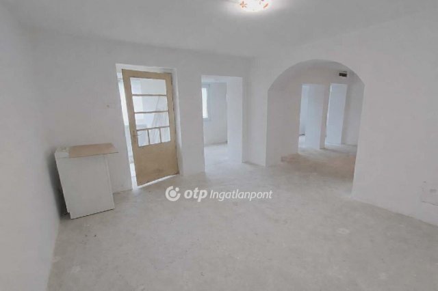 Eladó családi ház, Orosházán 17.5 M Ft, 2 szobás