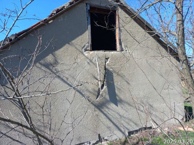 Eladó családi ház, Kiskunhalason 1.9 M Ft, 2 szobás