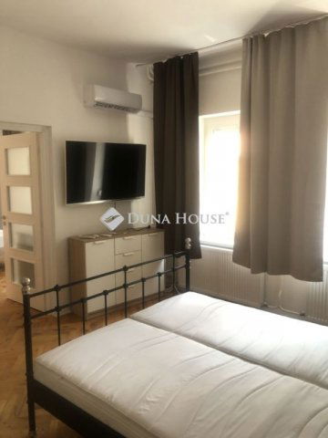 Kiadó téglalakás, albérlet, Pécsett 260 E Ft / hó, 2 szobás