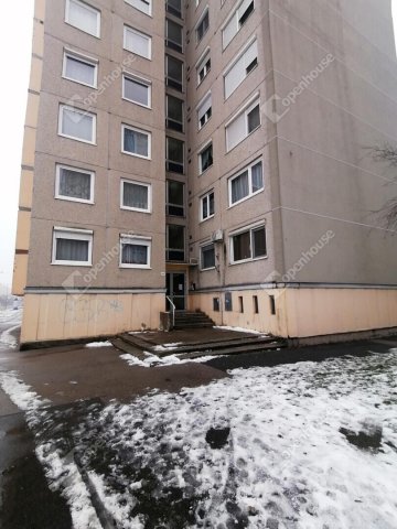 Eladó panellakás, Győrött 46.9 M Ft, 2 szobás