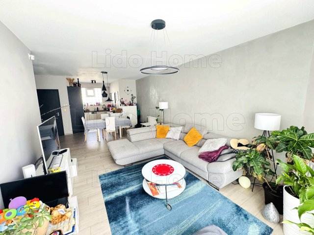 Eladó téglalakás, Győrött 89.9 M Ft, 3 szobás