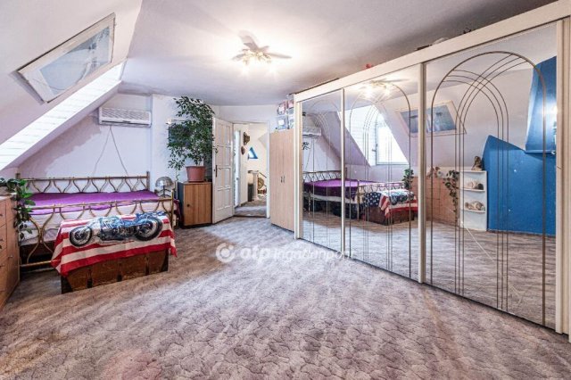 Eladó családi ház, Budapesten, XV. kerületben 149.999 M Ft