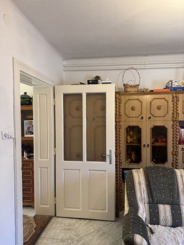 Eladó családi ház, Pécsett 49.9 M Ft, 2 szobás