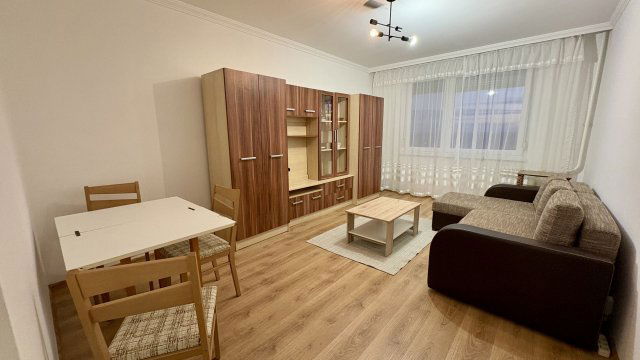 Kiadó panellakás, albérlet, Debrecenben 200 E Ft / hó, 3 szobás