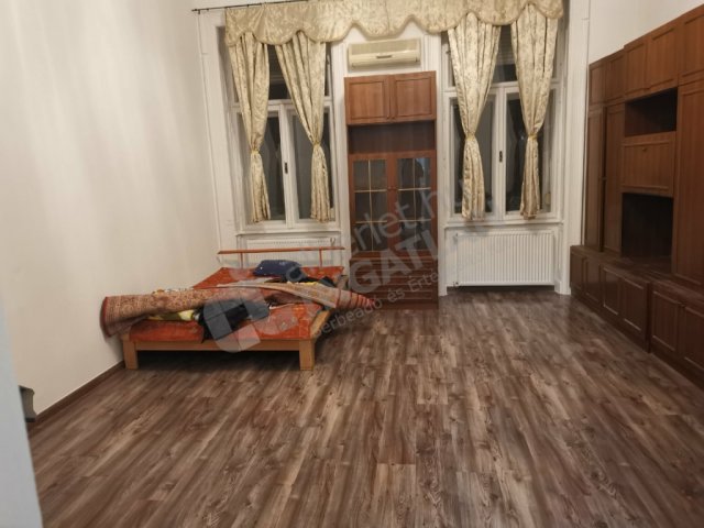 Kiadó téglalakás, albérlet, VIII. kerületben, Bezerédj utcában