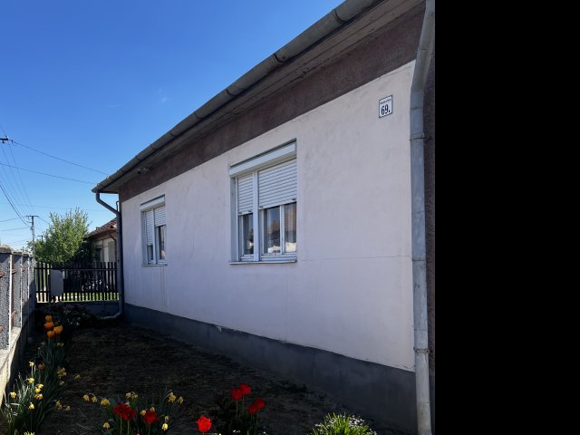 Eladó családi ház, Polgáron 14.999 M Ft, 1+2 szobás