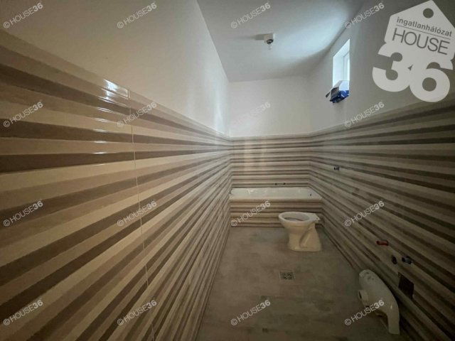 Eladó családi ház, Kecskeméten 27.9 M Ft, 2 szobás