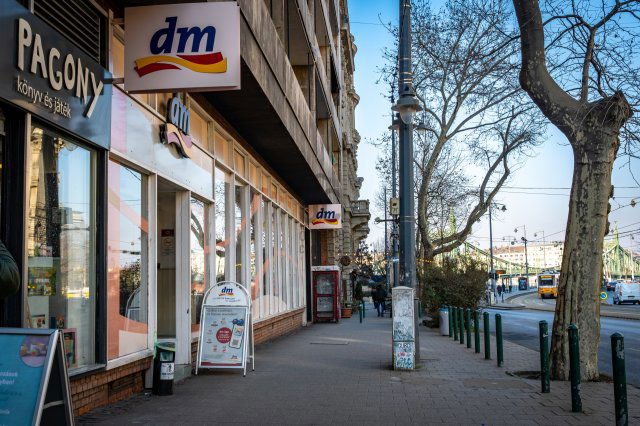 Kiadó üzlethelyiség, Budapesten, XI. kerületben 3000 E Ft / hó