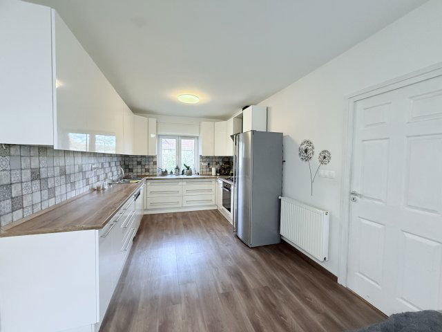 Eladó családi ház, Kaposváron 150 M Ft, 4+1 szobás