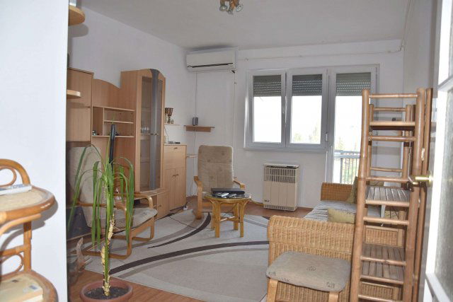 Kiadó téglalakás, albérlet, Pécsett, Hungária utcában