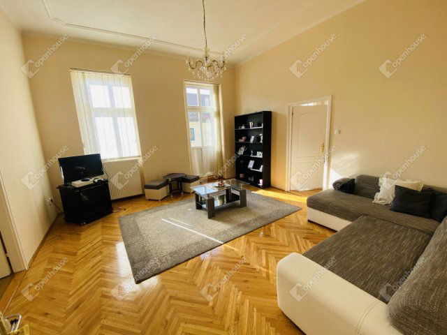 Eladó téglalakás, Szegeden 98.5 M Ft, 3 szobás