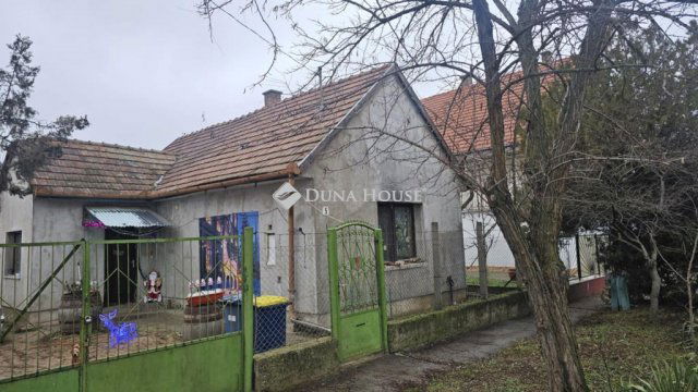 Eladó családi ház, Ócsán 33.9 M Ft, 2 szobás