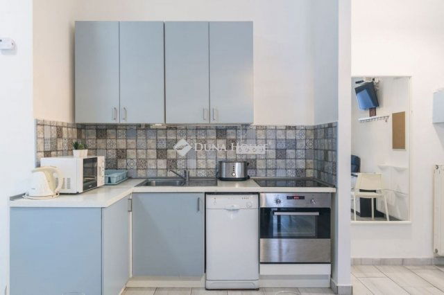 Eladó téglalakás, Budapesten, VII. kerületben 135 M Ft, 4 szobás