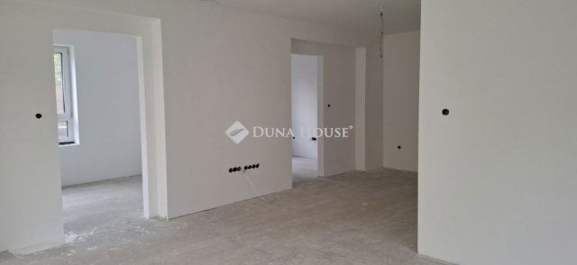 Eladó téglalakás, Pécsett 99.5 M Ft, 2+1 szobás